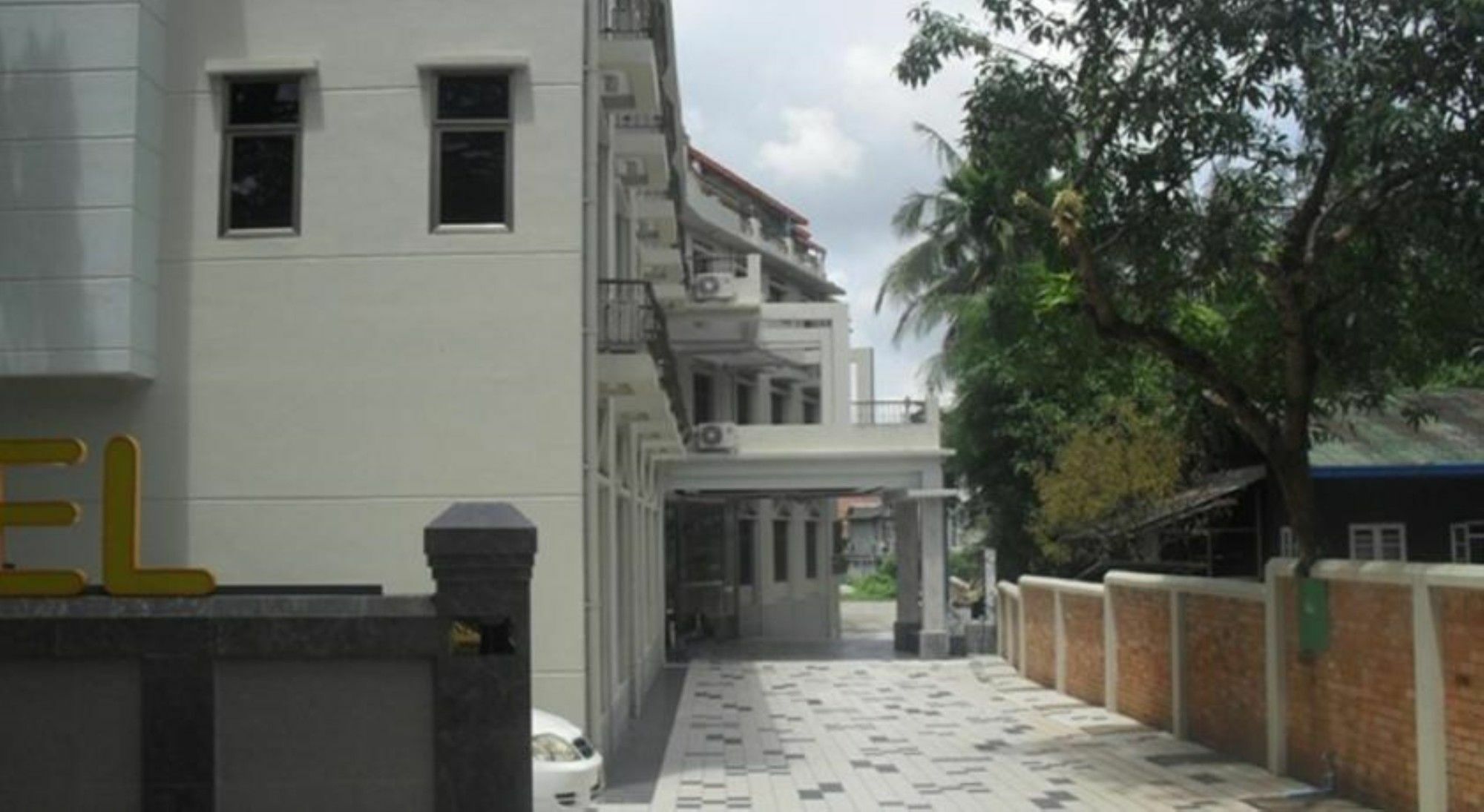 Airport 3* Yangon
